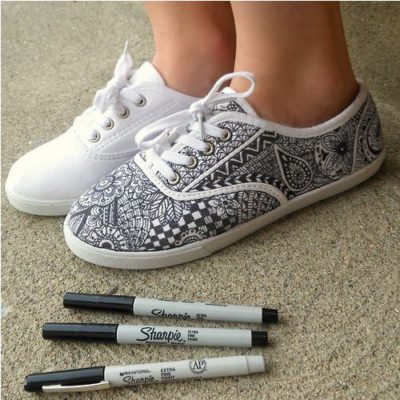 Vẽ giày vải bằng bút lông kim Sharpie Ultra Fine